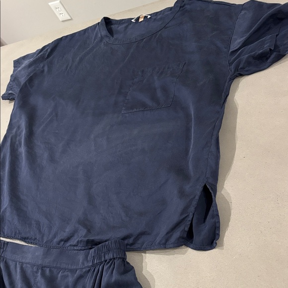 Lunya Washable Silk Tee Short Set - Picture 7 of 9